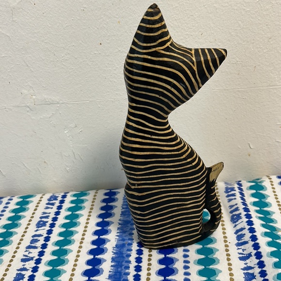 Vintage Folk Art Cat. Wooden Hand Carved and Hand Painted. Bundles like items - Picture 2 of 4